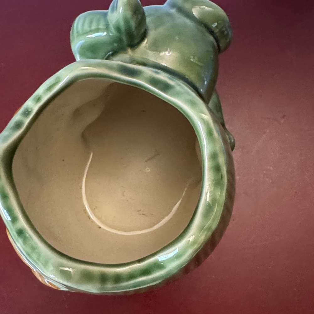 Vintage Majolica-style Green Elephant Ceramic Planter - Picture 5 of 7
